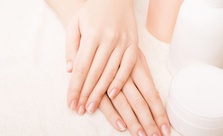 Morderse las uñas puede provocar importantes problemas bucodentales, según alertan los dentistas