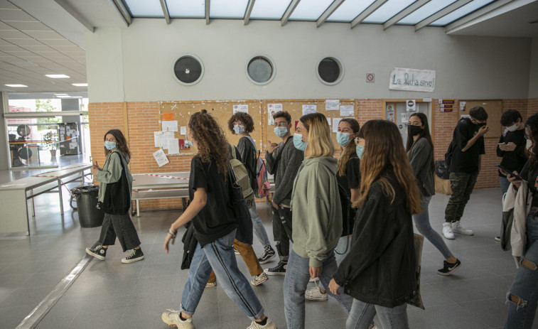 Sindicatos, docentes y estudiantes, insatisfechos con la LOSU del Ministro Castells