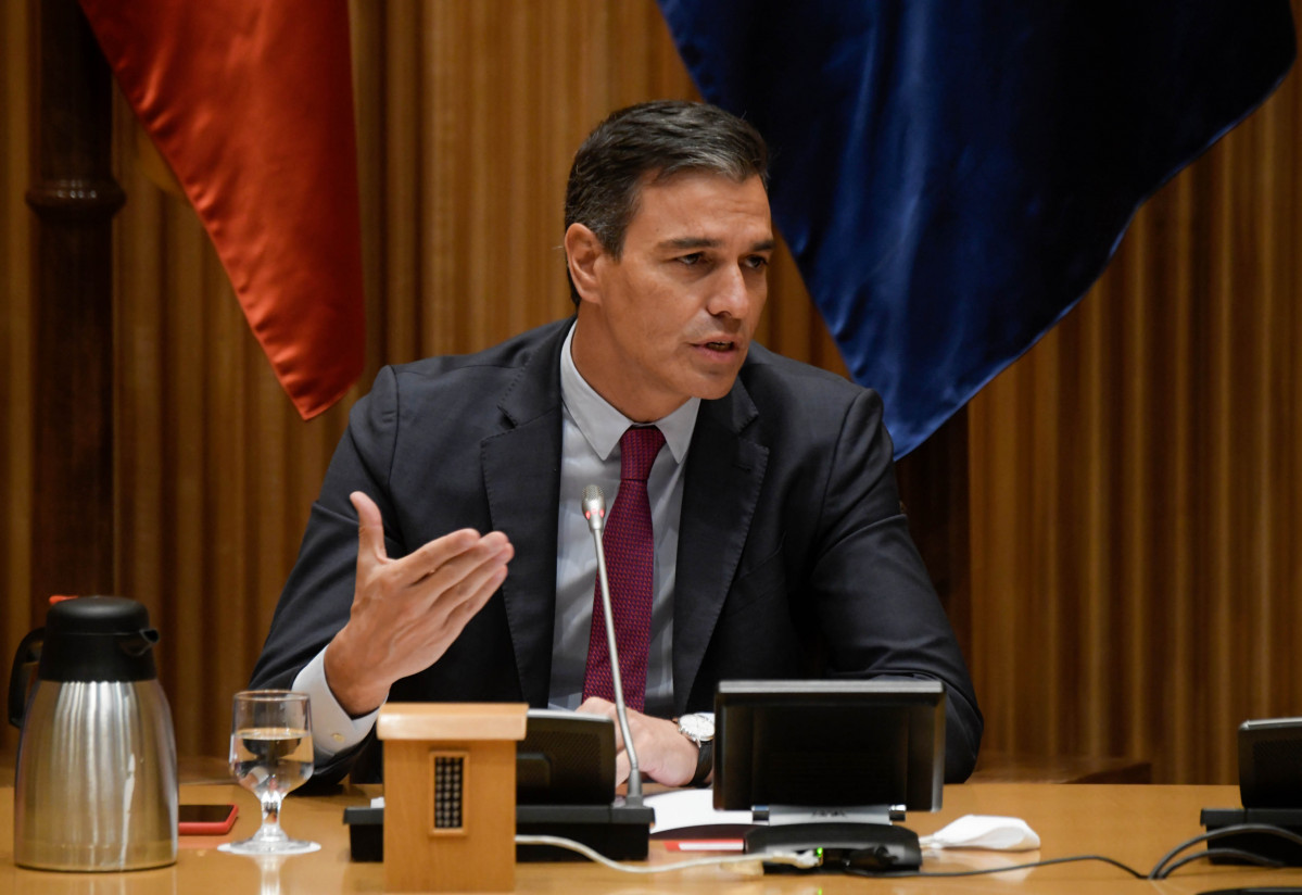 El secretario general del PSOE y presidente del Gobierno, Pedro Sánchez, interviene en la reunión interparlamentaria del Grupo Parlamentario Socialista en el Congreso de los Diputados, a 8 de septie