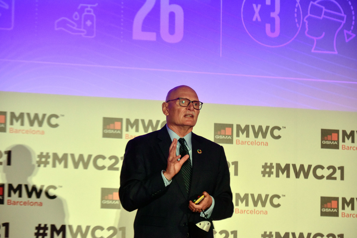 Archivo - El director general de la GSMA Limited, John Hoffman, interviene durante una rueda de prensa sobre las novedades del Mobile World Congress (MWC) 2021, a 20 de mayo de 2021, en Barcelona, Cat