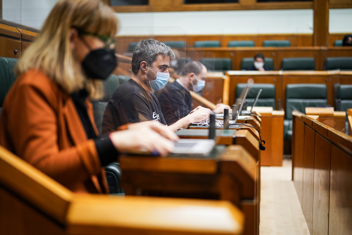 EuropaPress 3558592 parlamentario eh bildu mikel otero sesion plenaria marcada aprobacion