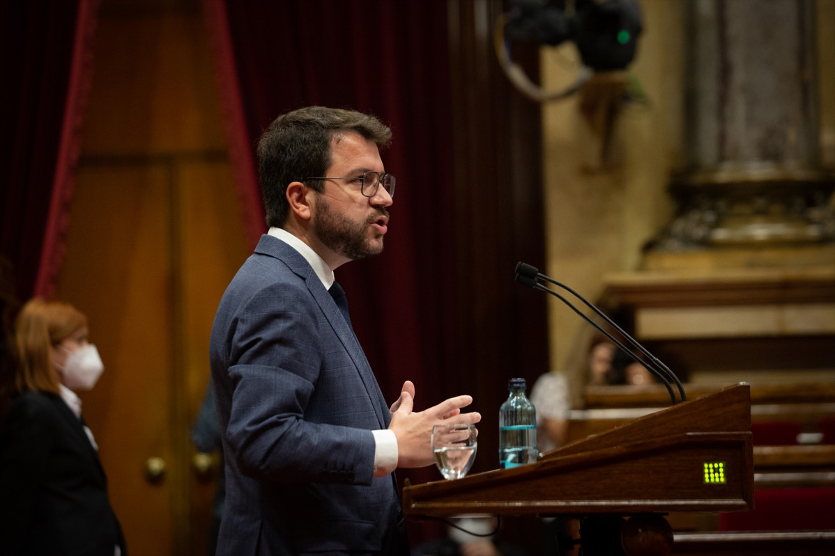 Archivo - El president de la Generalitat, Pere Aragonès, en el pleno del Parlament. ARCHIVO.