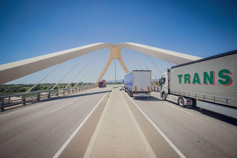 Los camiones no podrán adelantar ni ir a más de 80 kilómetros por hora en la AP-7 los domingos