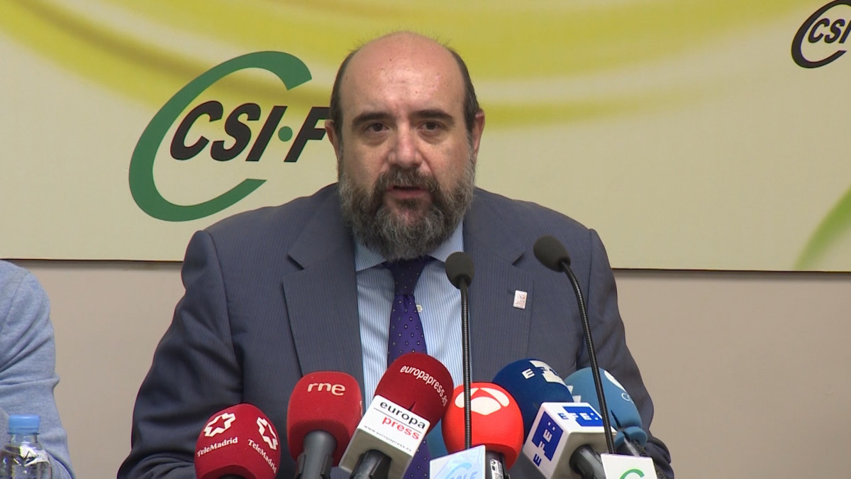 Archivo - El presidente de CSIF, Miguel Borra, en rueda de prensa.