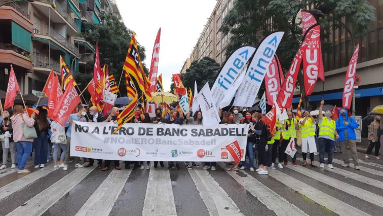 Los trabajadores del Banco Sabadell harán huelga general este miércoles en protesta contra el ERE