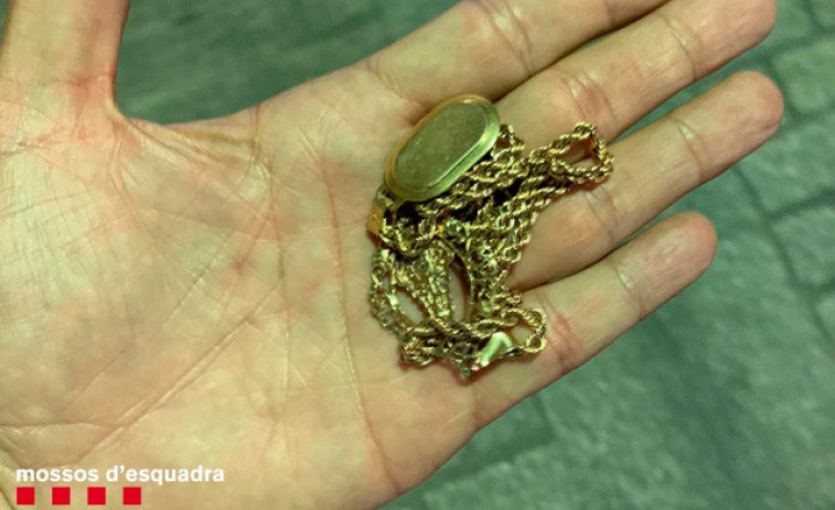 Detenido en Barcelona un ladrón multirreincidente que se había tragado una cadena de oro