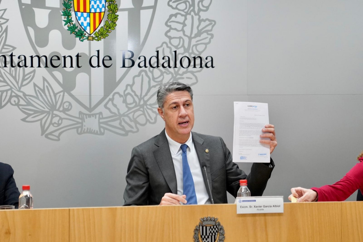 Imagen de archivo - El alcalde de Badalona, Xavier García Albiol, en una rueda de prensa en Badalona el 11 de diciembre de 2020.