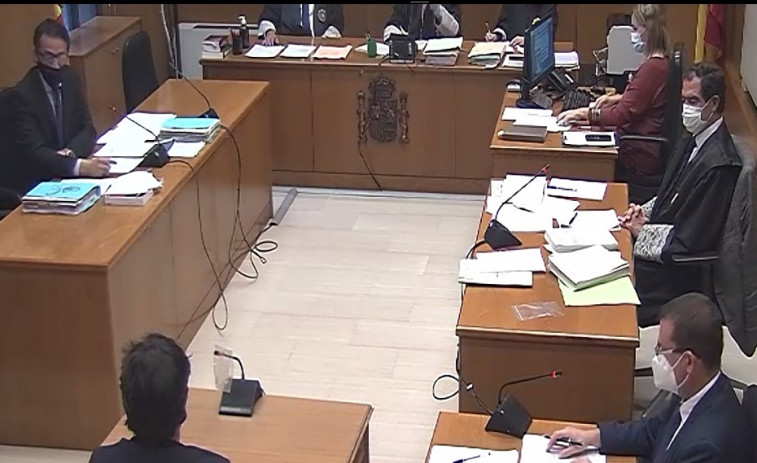 Fiscalía pide pena de prisión para un acusado que obligaba a su pareja a firmar préstamos para él