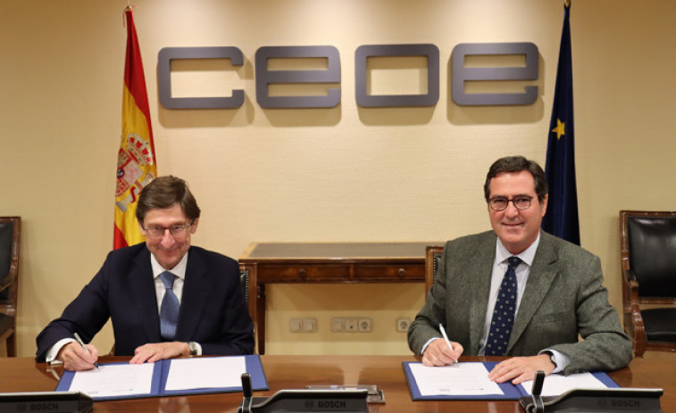 CaixaBank y CEOE acuerdan una línea de financiación para empresas de 30.000 millones de euros
