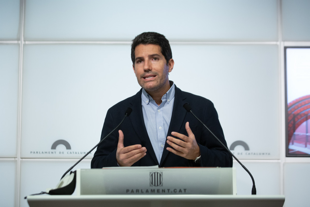 El portavoz de Cs en el Parlament, Nacho Martin Blanco, en rueda de prensa en el Parlament este martes