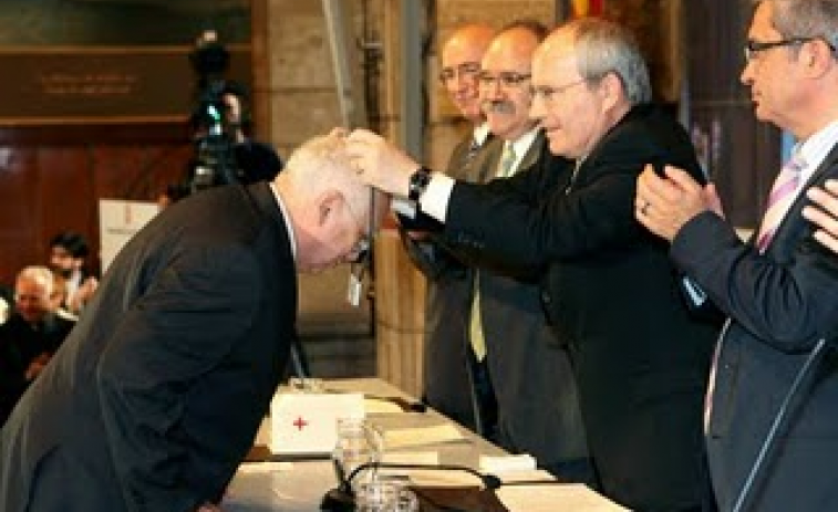 El Govern retira la Creu de Sant Jordi a un cura jubilado acusado de abusos sexuales
