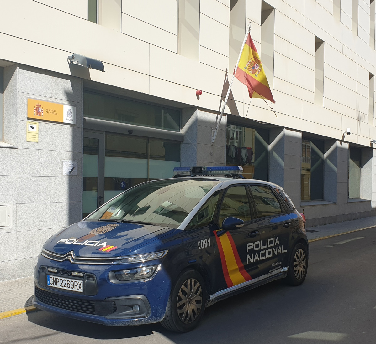 Archivo - Vehículo de la Policía Nacional