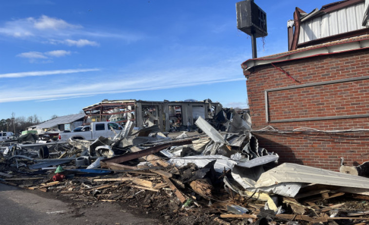 VIDEO | Catástrofe aérea en Kentucky: siete muertos y once heridos al estrellarse un avión de carga de UPS cerca del aeropuerto de Louisville
