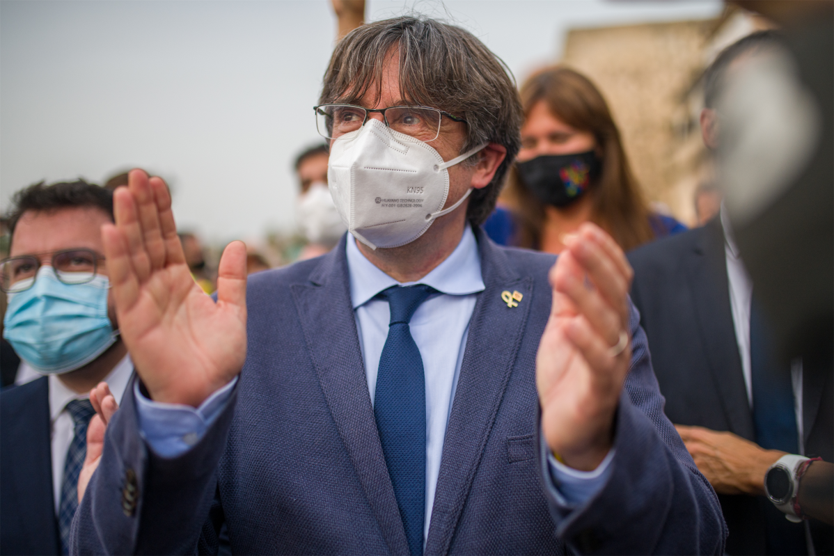 Archivo - El expresidente de la Generalitat Carles Puigdemont, durante una rueda de prensa Cerdeña (Italia).