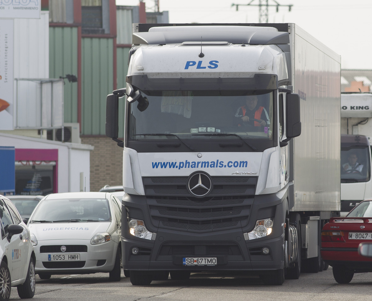 Archivo - Transporte, transportes, transportistas, transportista, PLS, camioneros, camión, camiones, vehículo, Vehículos, conductor, conductores, polígonos industriales, polígono industrial