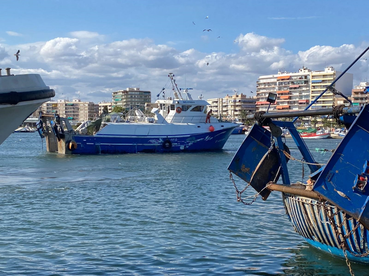 Barco pesquero de arrastre del Mediterráneo