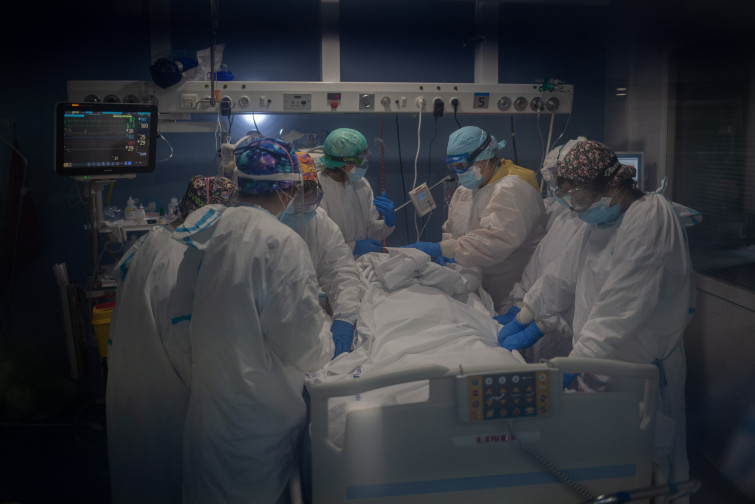 Los casos de covid en Catalunya siguen disparados; 8.502 nuevos casos y 19 muertos en las últimas 24 horas