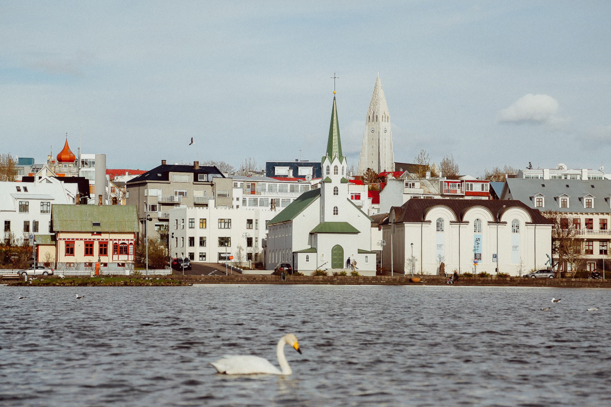 Evelyn paris WvPQYDd 3Ow unsplash