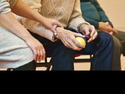 Crecen los positivos por covid-19 en las residencias catalanas
