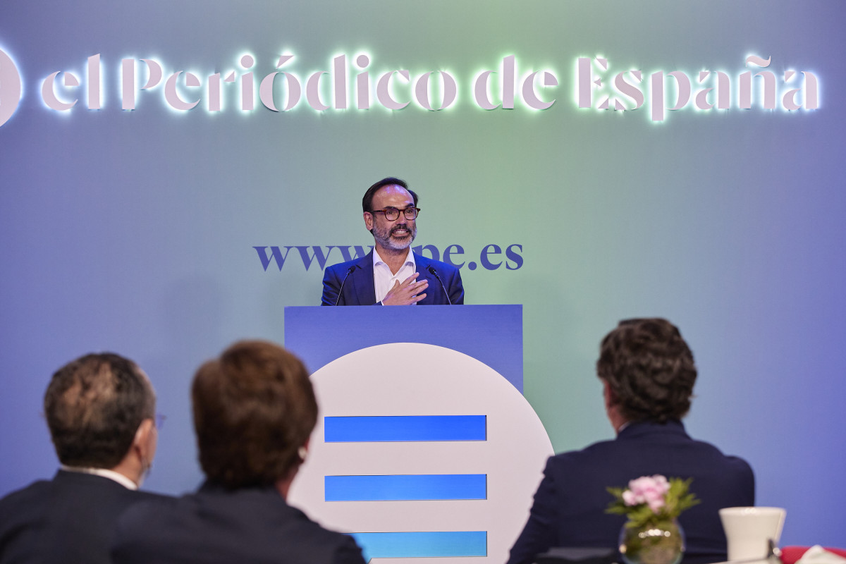 El periodista Fernando Garea durante el acto de presentación del nuevo diario 'El Periódico de España' en el Hotel Riu Plaza de España, a 11 de octubre de 2021, en Madrid, (España).