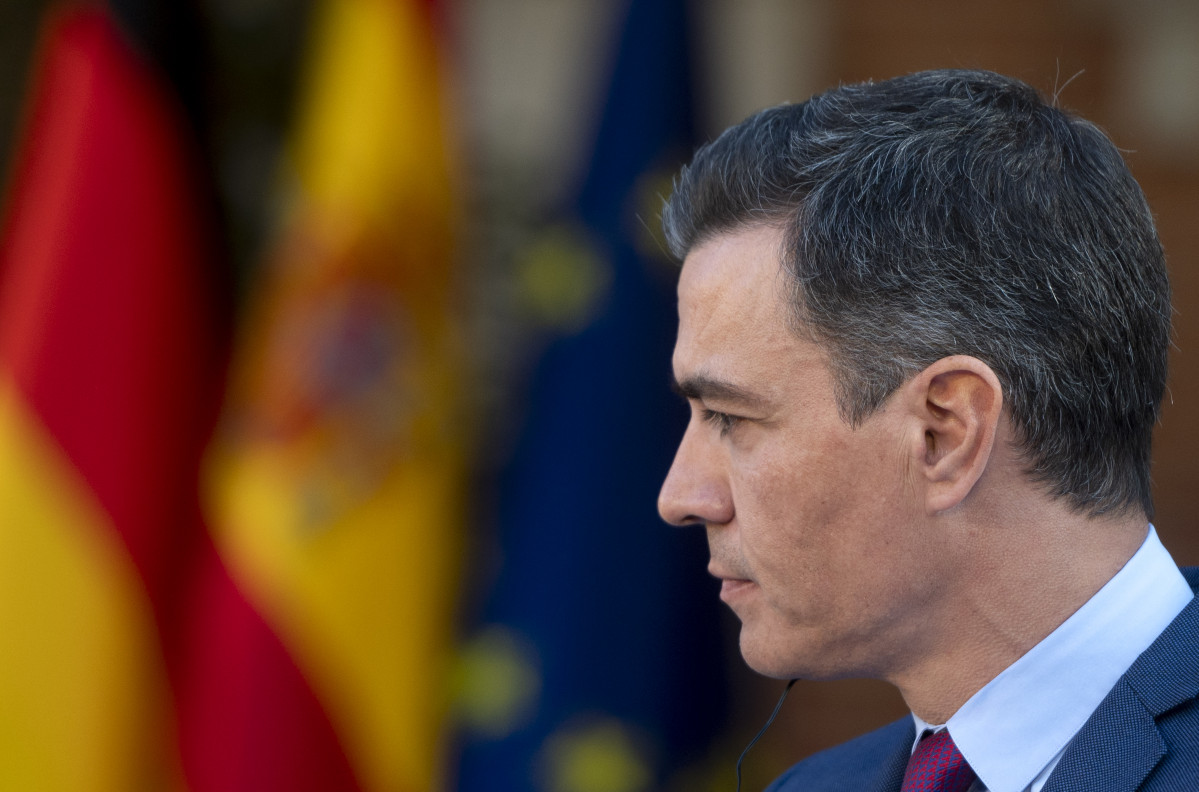 El presidente del Gobierno, Pedro Sánchez, comparece después de su reunión y de un almuerzo de trabajo con el nuevo canciller alemán,  en el Palacio de la Moncloa, a 17 de enero de 2022, en Madrid