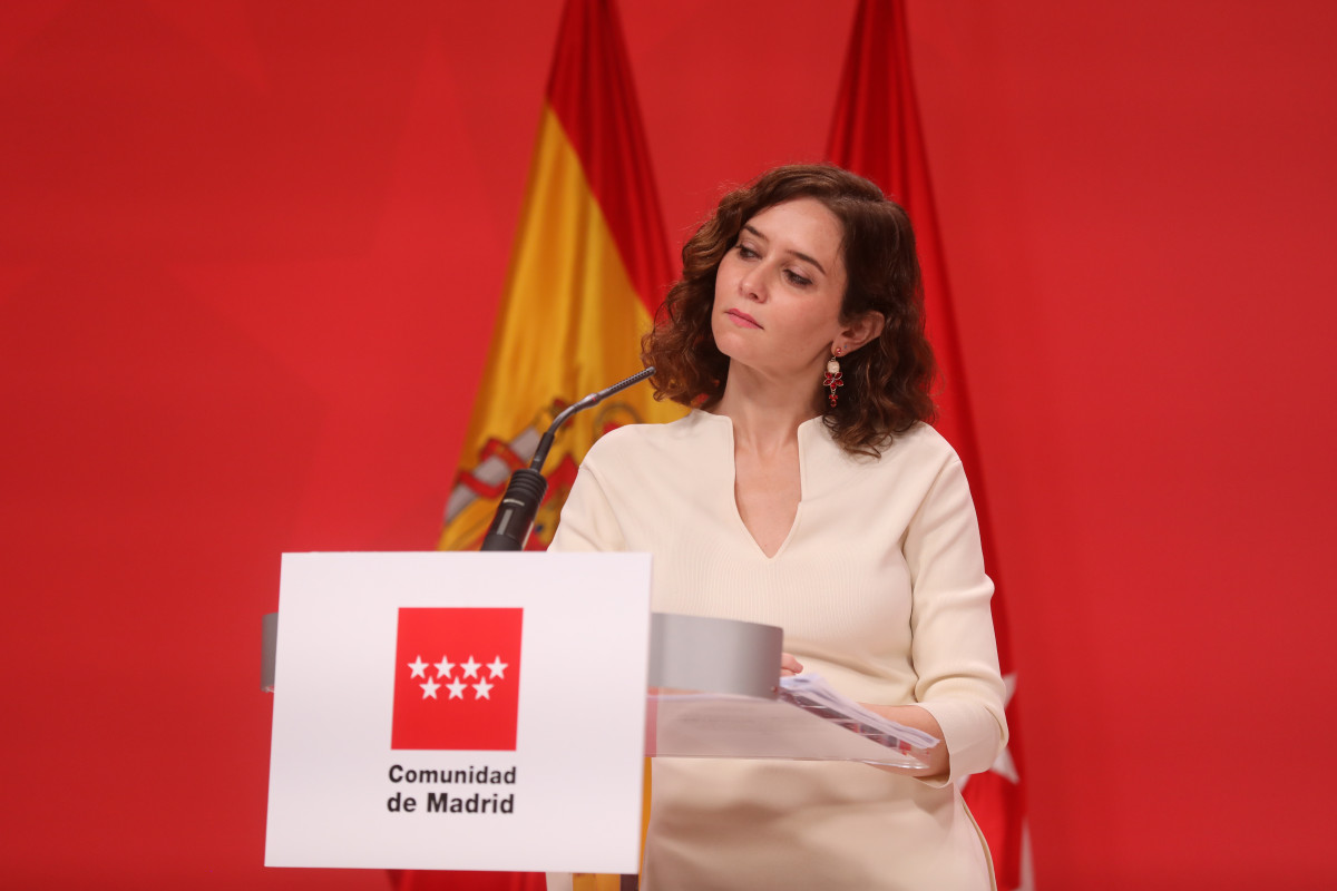 La presidenta de la Comunidad, Isabel Díaz Ayuso, comparece ante los medios de comunicación tras la celebración del último Consejo de Gobierno del año, en la Real Casa de Correos, a 29 de diciemb