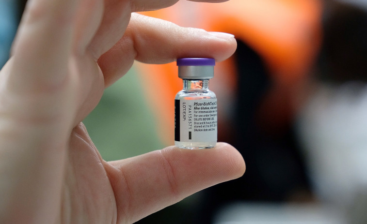La vacuna de Moderna es más efectiva que la de Pfizer para prevenir contagios y hospitalizaciones