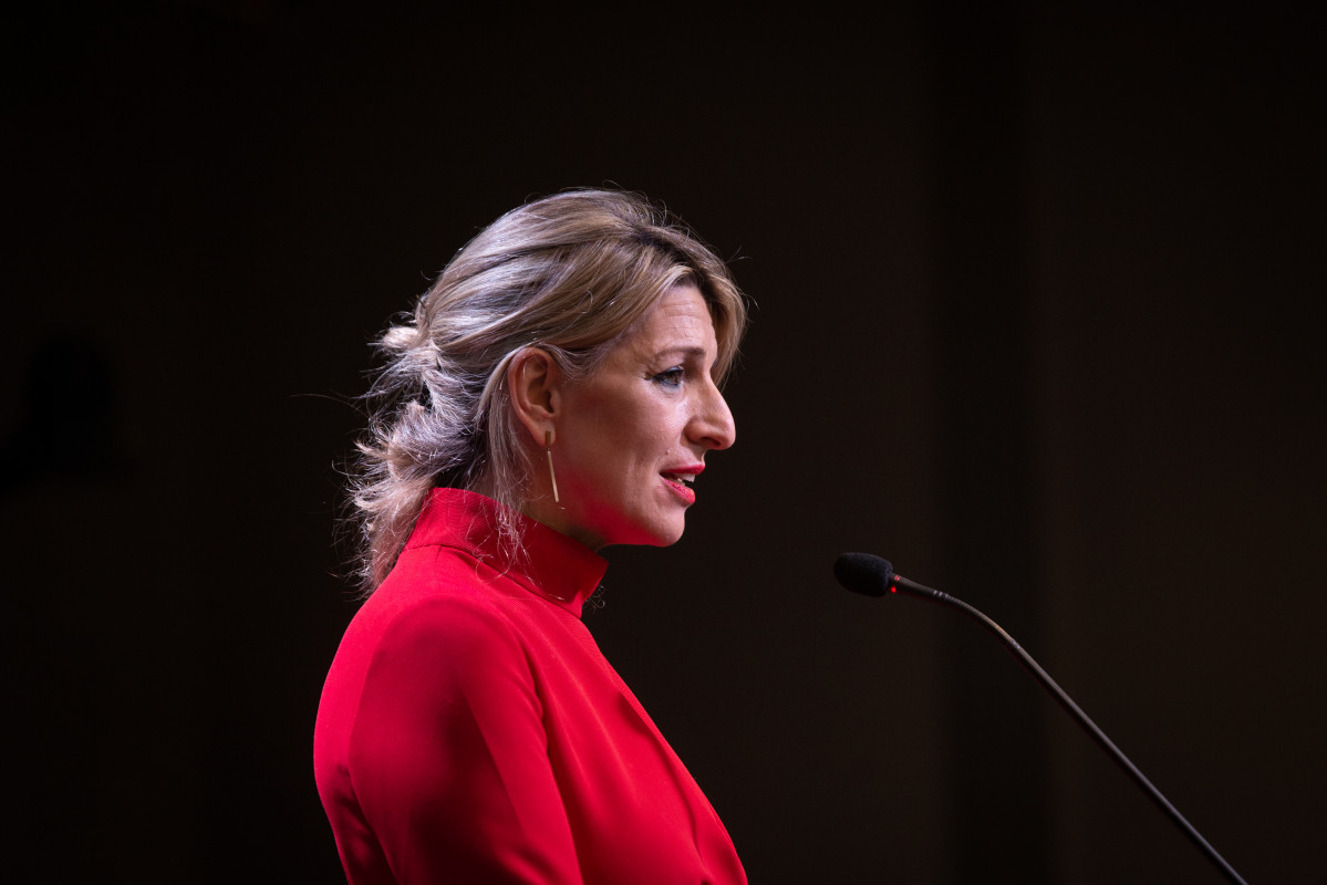 La vicepresidenta segunda del Gobierno y ministra de Trabajo y Economía Social, Yolanda Díaz, comparece en el auditorio del edificio corporativo de Seat, a 27 de enero de 2022, en Martorell, Barcelo