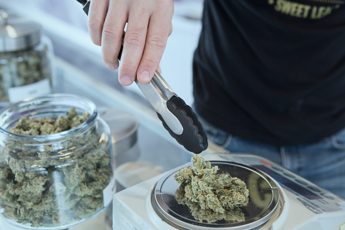 Add weed h3PWUqxpP 0 unsplash