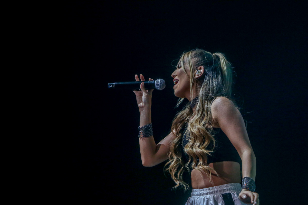 Archivo - La cantante Ana Mena actúa en un concierto en el WiZink Center dedicado a la cultura hispanoamericana, a 12 de octubre de 2021, en Madrid, (España).