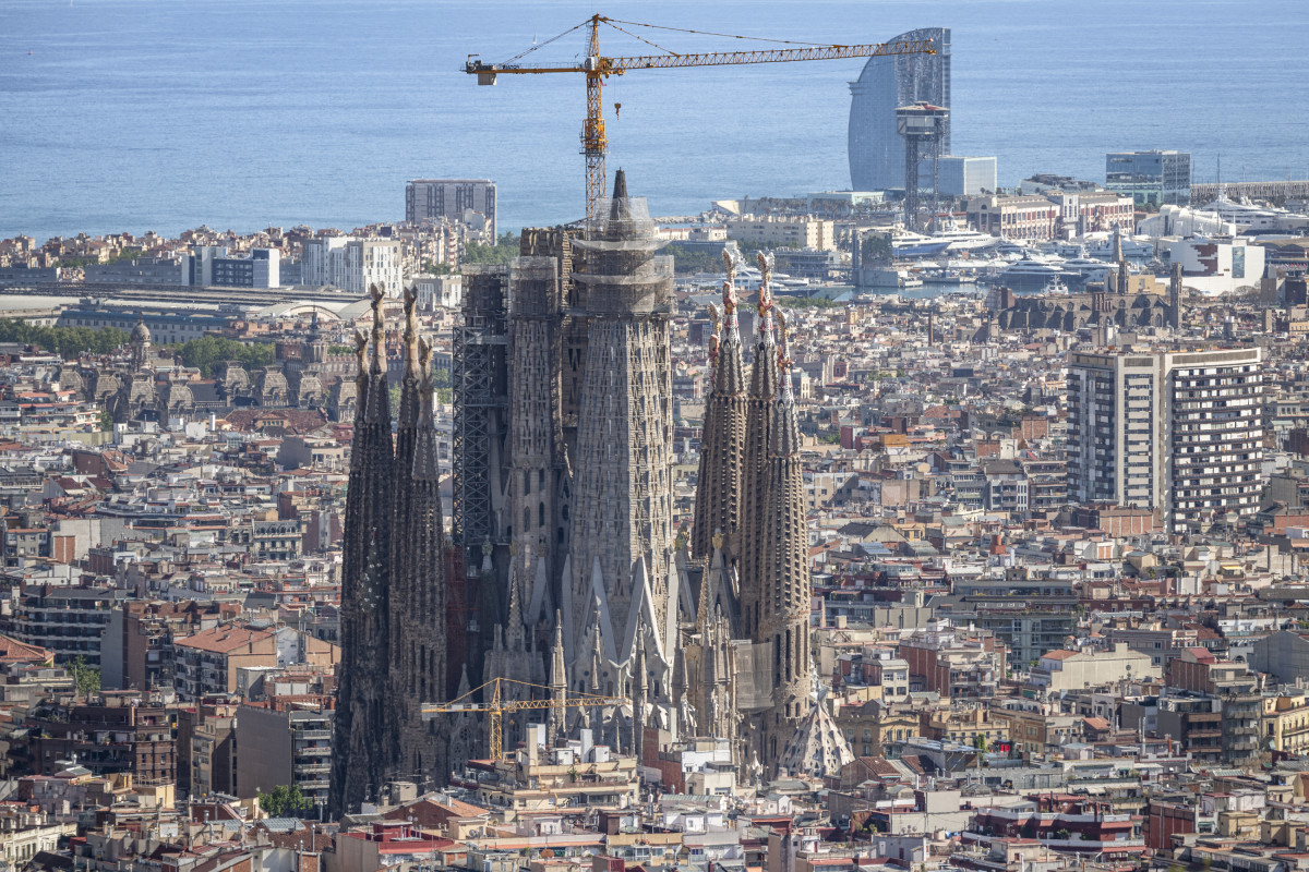 Archivo - Vista general de Barcelona.