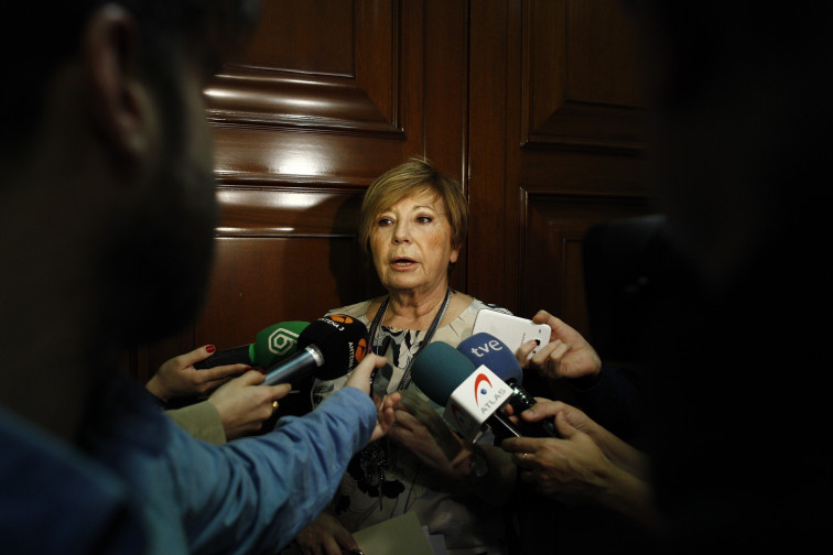 Celia Villalobos: «Vete a tu casa, Pablo Casado»