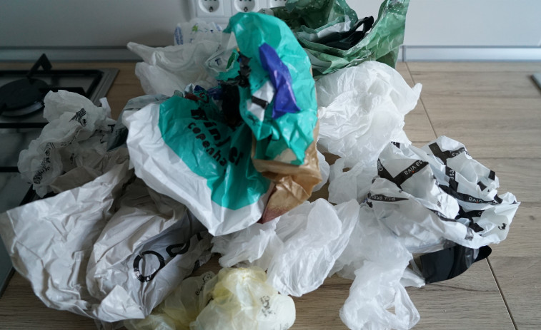 Desciende un 70% el uso de bolsas de plástico en Catalunya