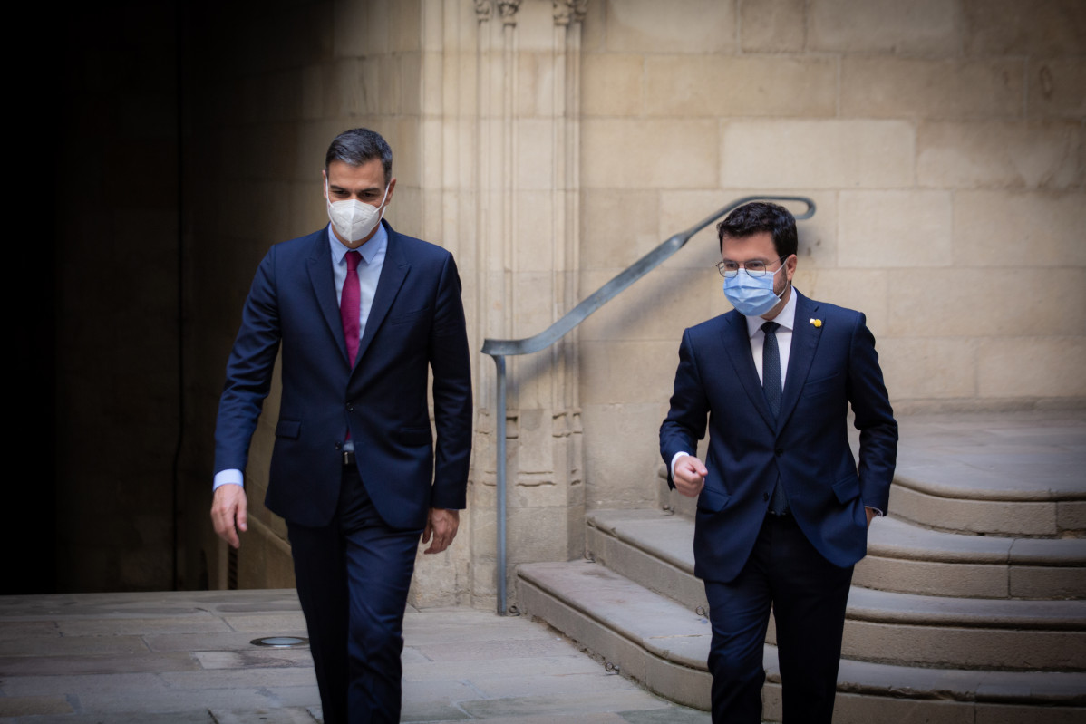 Archivo - El presidente del Gobierno, Pedro Sánchez, y el presidente de la Generalitat, Pere Aragonès. ARCHIVO.
