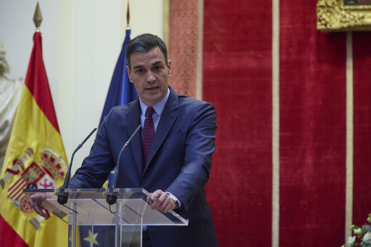 El presidente del Gobierno, Pedro Sánchez, interviene en el acto institucional de homenaje a las víctimas del terrorismo en la Real Academia de Bellas Artes de San Fernando, a 9 de marzo de 2022, en