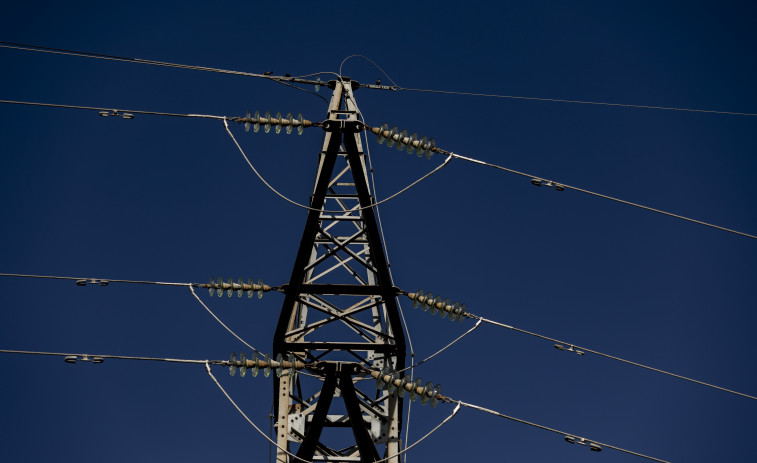 CaixaBank Research asegura que la subida del precio de la luz podría restar 0,5 puntos al aumento del PIB