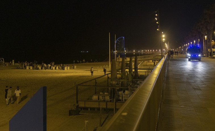 Mujer presuntamente agredida sexualmente en la playa de La Barceloneta