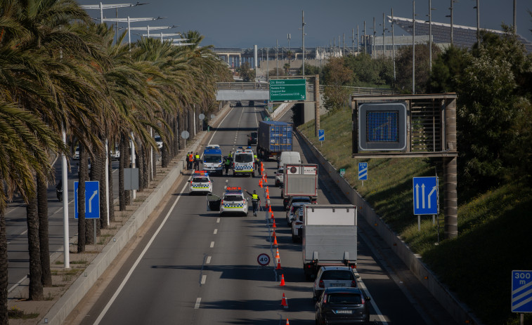 Un conductor ha muerto en un accidente de tráfico en la Ronda Litoral de Barcelona