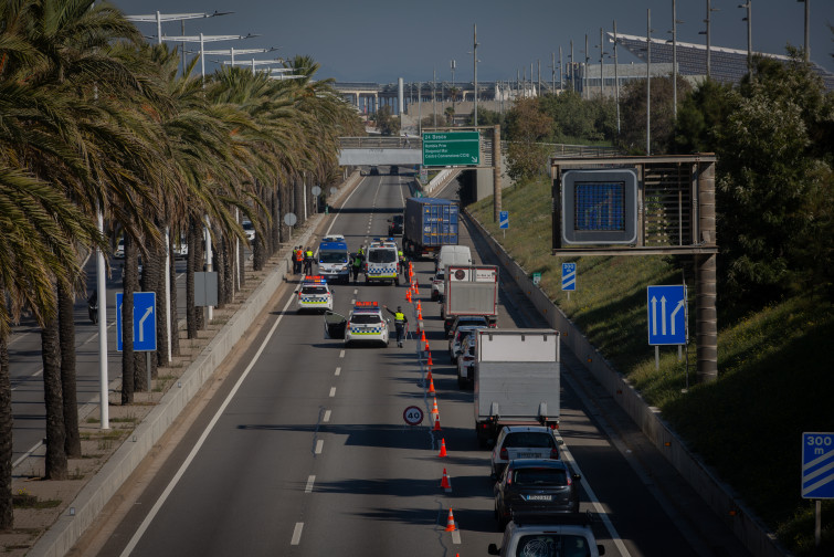 Retenciones de 15 kilómetros en la Ronda Litoral de Barcelona sentido Besòs por un accidente
