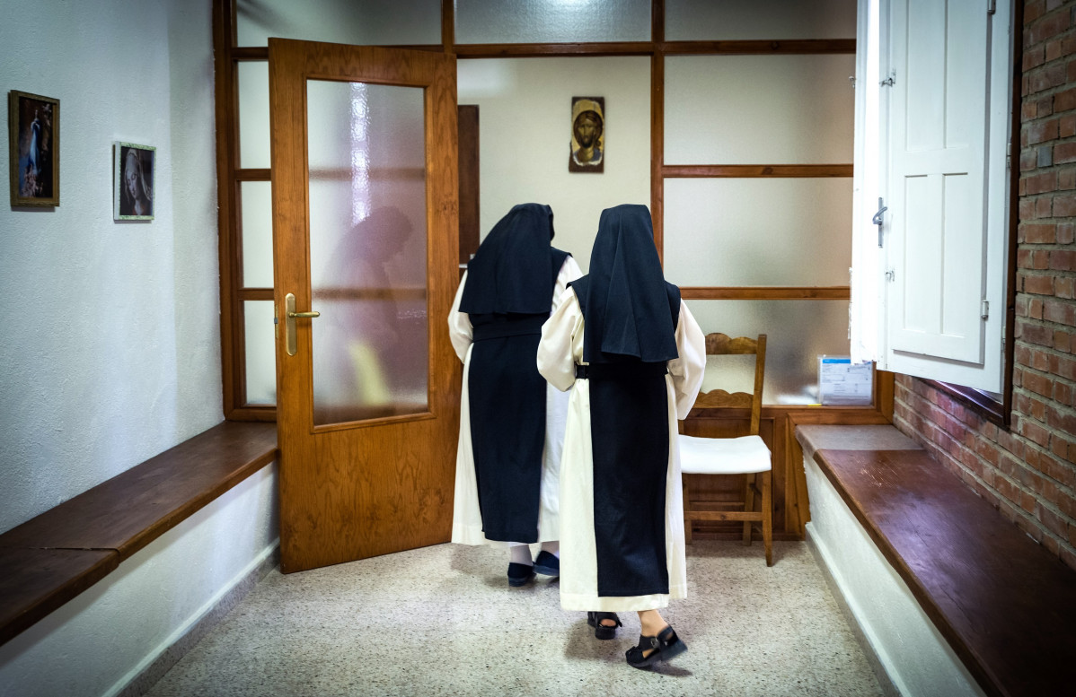 EuropaPress 3854340 dos monjas habitan convento santa ana interior edificio 25 julio 2021