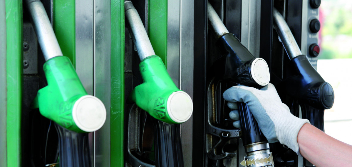 Surtidores en una gasolinera