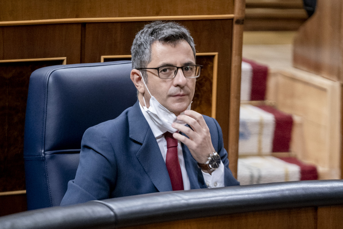 El ministro de la Presidencia, Relaciones con las Cortes y Memoria Democrática, Félix Bolaños, en una sesión plenaria, en el Congreso de los Diputados, a 2 de diciembre de 2021, en Madrid (España