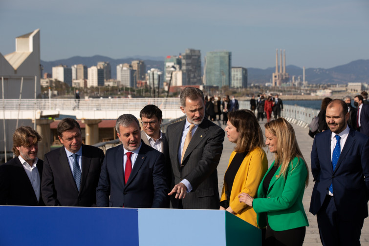 Felipe VI visita el Puerto Olímpico de Barcelona para conocer su plan de transformación