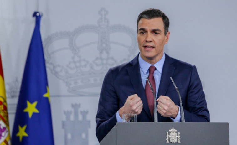 Sánchez anuncia una ayuda de 200 euros a familias vulnerables y una rebaja del 50% del precio en el  transporte público