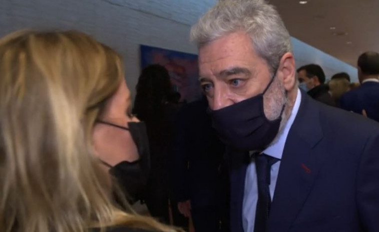 VÍDEO: Miguel Ángel Rodríguez empuja a la periodista de La Sexta Andrea Ropero