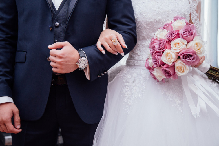 Detienen a una novia por drogar a sus invitados en el banquete de su boda