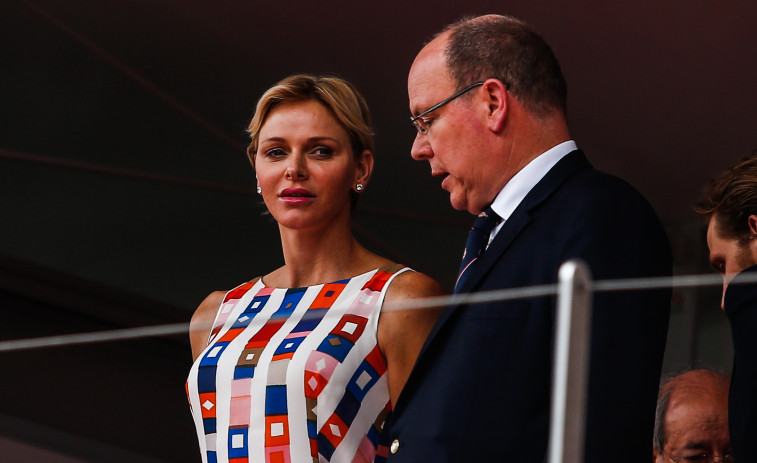Charlene y Alberto de Mónaco presiden con elegancia la gala benéfica de la Cruz Roja