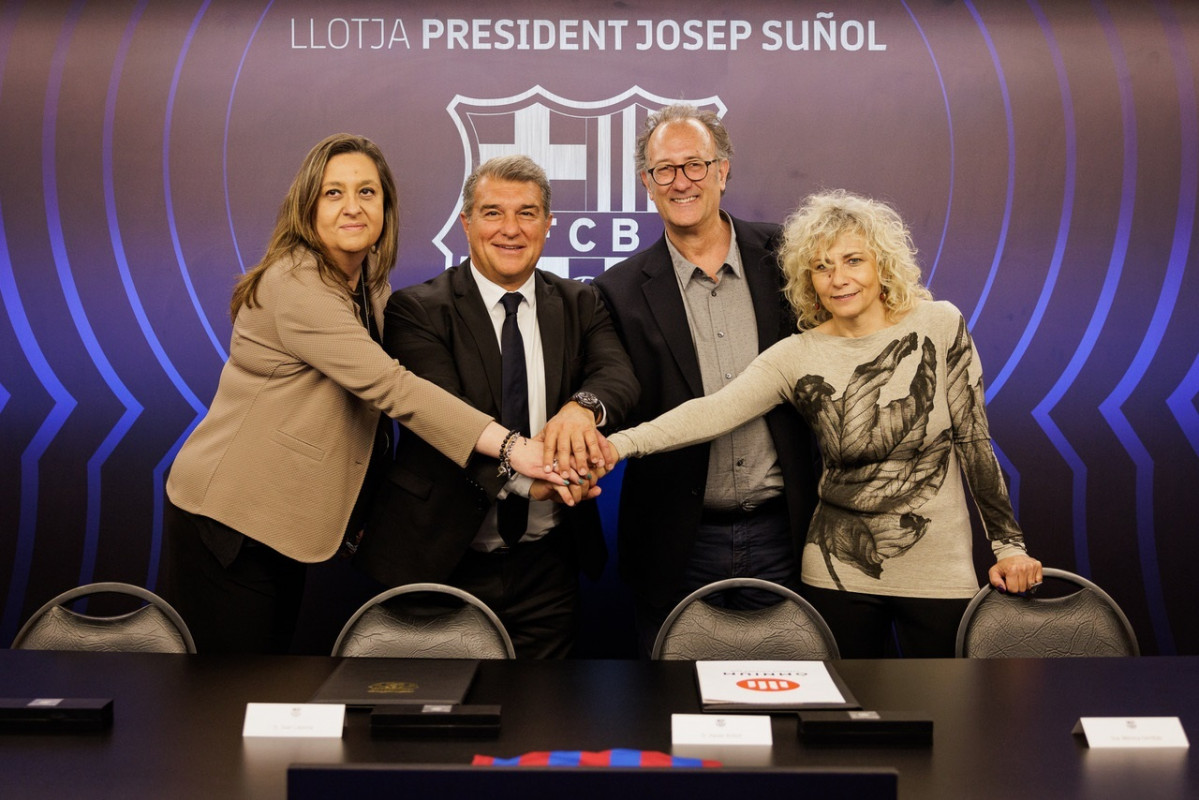 EuropaPress 4427906 izquierda derecha vicepresidenta fc barcelona elena fort presidente club