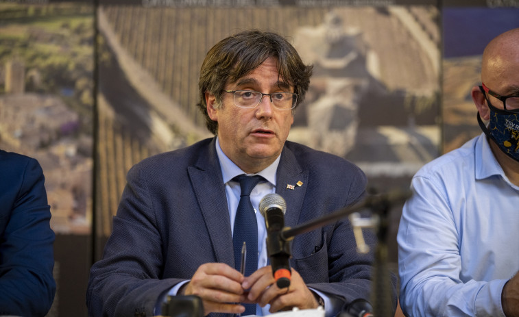 Puigdemont recibió en su casa a un emisario de Putin antes de declarar la independencia