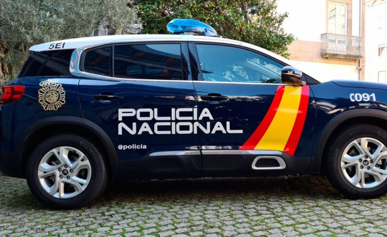 Quebranta una orden de alejamiento, golpea a su expareja en la cara y la amenaza con un cuchillo